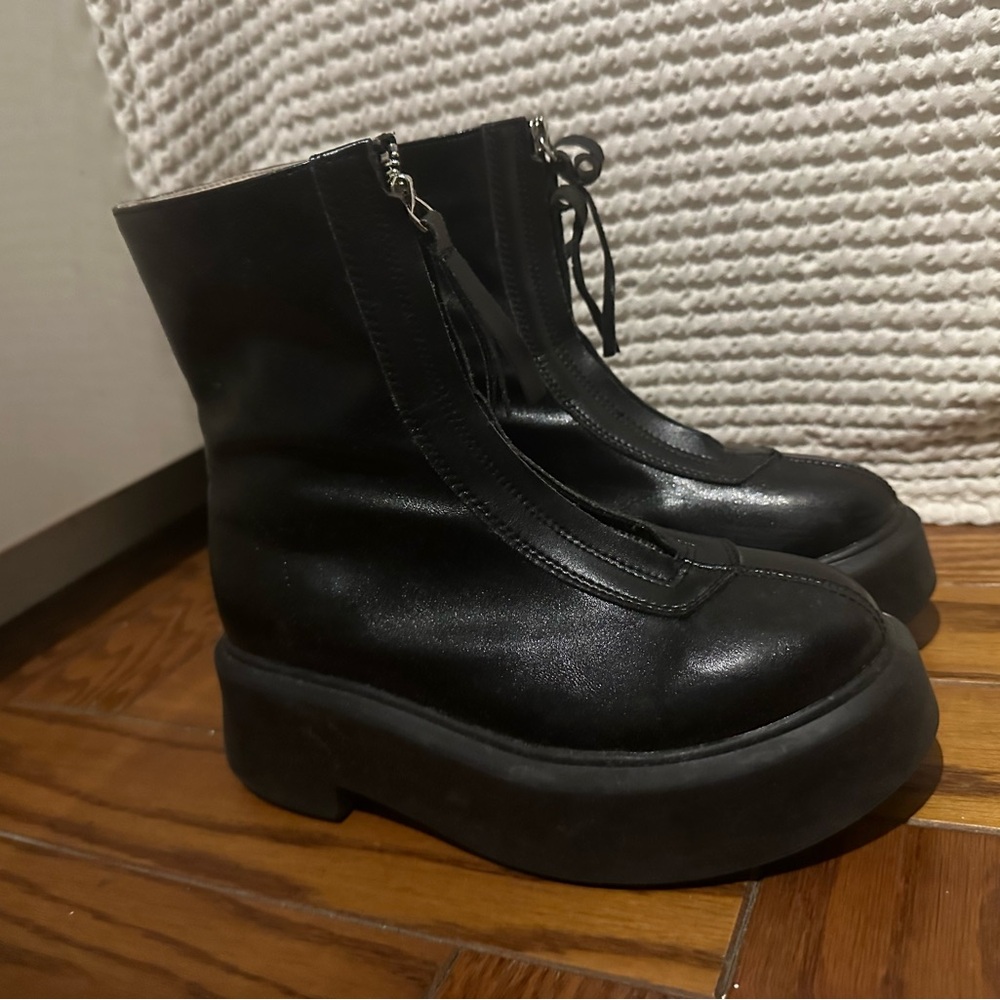 Black Women's Platform Zipup Boots